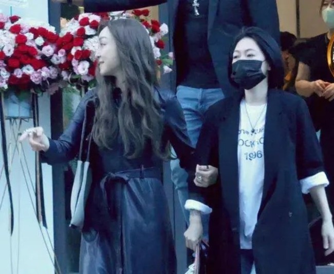 大S离世后小S首次公开亮相